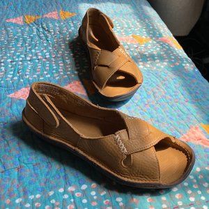 NWOT Klogs Zen Komfort Bohemian Yogi/Yoga Sandals in Tan Leather - Size 6.5